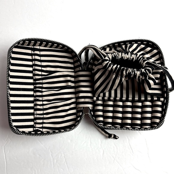 Brighton black and white heart print Leather Jewelry Box - Picture 7 of 11